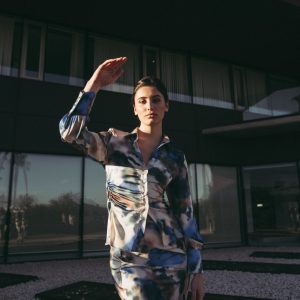 CAMISA ESTAMPADA SATINADA