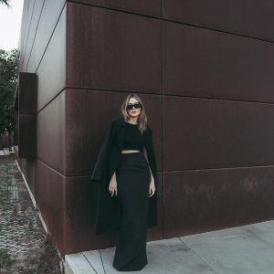 FALDA MIDI ABERTURA TRASERA